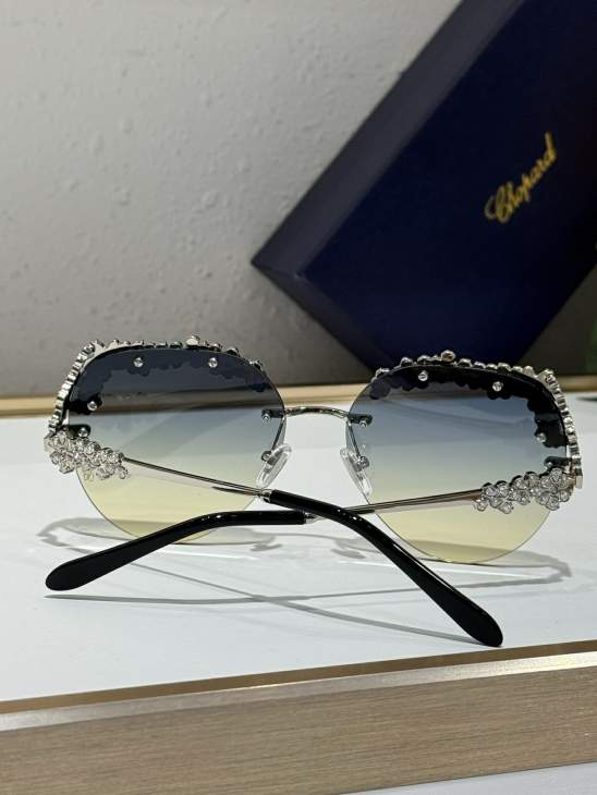 Picture of Chopard Sunglasses _SKUfw73184297fw